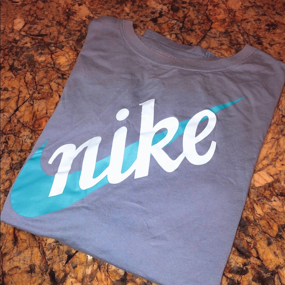 nike tshirt